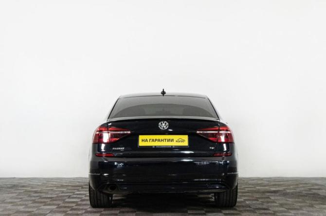 Volkswagen Passat B8 Рестайлинг с пробегом 2018 года, цена 1 999 000 рублей, 138000 км, седан, Автокод Объявления