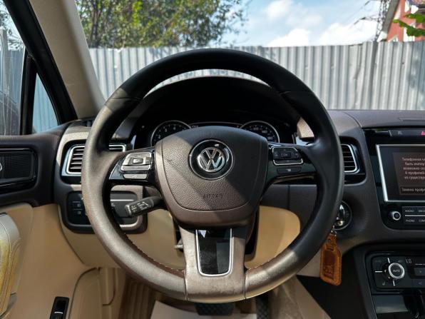 Volkswagen Touareg I Рестайлинг с пробегом 2010 года, цена 1 680 000 рублей, 256418 км, внедорожник, Автокод Объявления