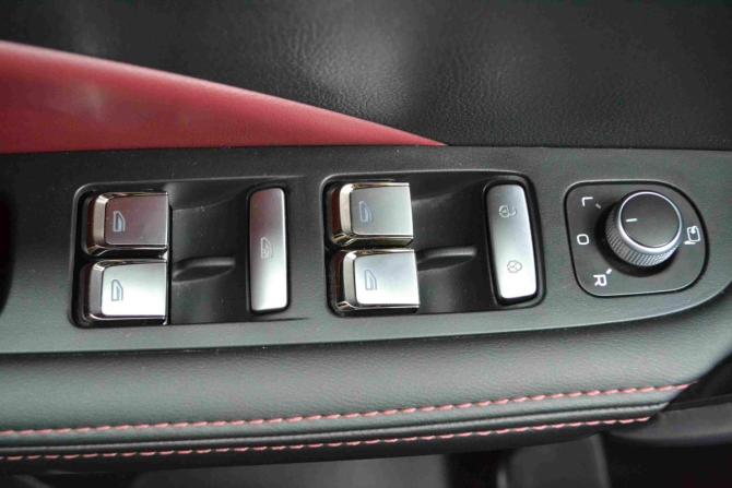Geely Coolray I с пробегом 2023 года, цена 1 870 000 рублей, 32263 км, внедорожник, Автокод Объявления