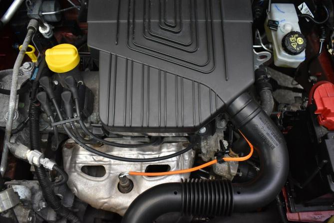 Renault Sandero II с пробегом 2017 года, цена 1 020 000 рублей, 66583 км, хэтчбек, Автокод Объявления
