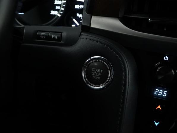 Lexus LX III Рестайлинг 2 с пробегом 2018 года, цена 5 999 099 рублей, 187301 км, внедорожник, Автокод Объявления