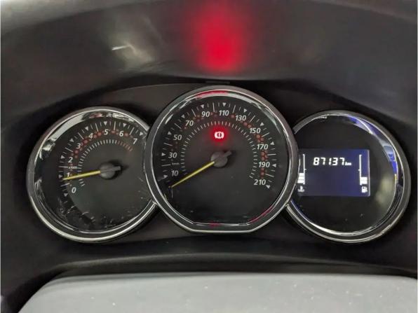 Renault Logan II Рестайлинг с пробегом 2019 года, цена 999 000 рублей, 87137 км, седан, Автокод Объявления