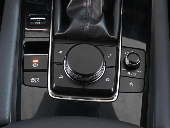 Mazda 3 IV (BP) с пробегом 2019 года, цена 2 755 000 рублей, 27996 км, хэтчбек, Автокод Объявления