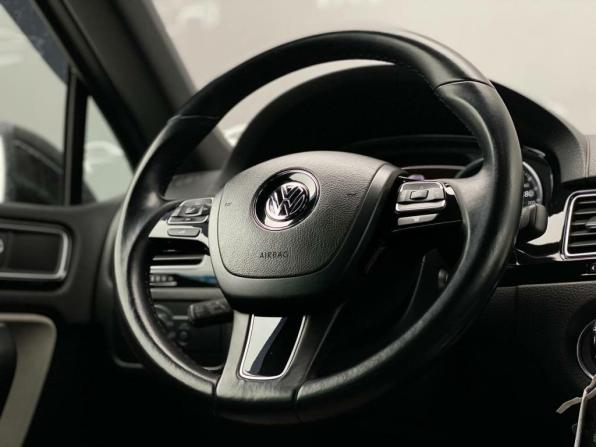 Volkswagen Touareg II Рестайлинг с пробегом 2017 года, цена 2 881 800 рублей, 183531 км, внедорожник, Автокод Объявления