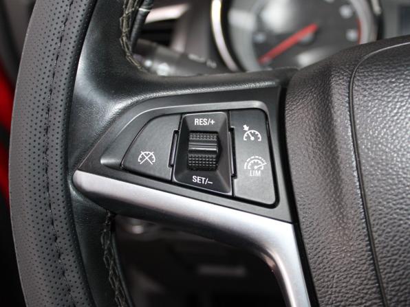 Opel Astra J Рестайлинг с пробегом 2014 года, цена 899 900 рублей, 185323 км, седан, Автокод Объявления