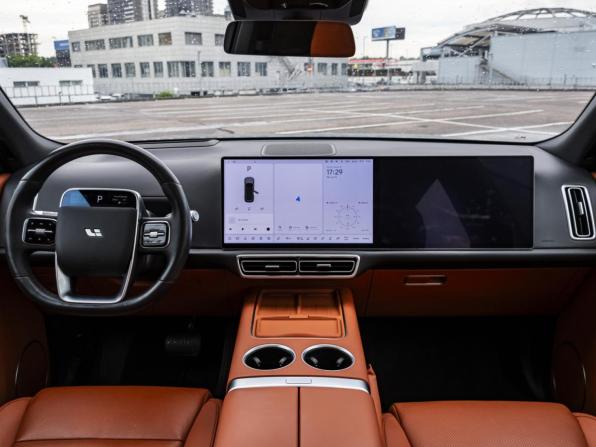 Li Auto (Lixiang) L9 I Рестайлинг с пробегом 2024 года, цена 7 198 000 рублей, 42000 км, внедорожник, Автокод Объявления