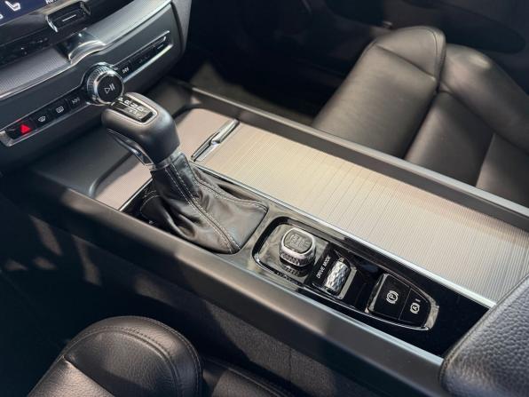 Volvo XC60 II с пробегом 2020 года, цена 3 725 900 рублей, 124969 км, внедорожник, Автокод Объявления