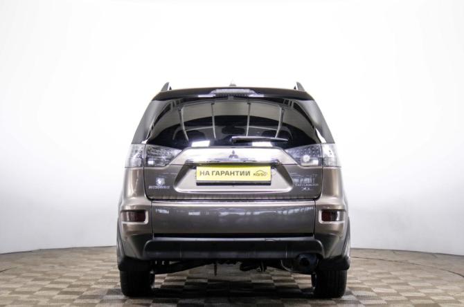 Mitsubishi Outlander II Рестайлинг с пробегом 2010 года, цена 1 099 000 рублей, 261530 км, внедорожник, Автокод Объявления