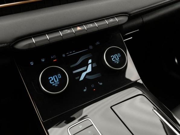 Exeed LX I Рестайлинг с пробегом 2023 года, цена 2 180 000 рублей, 37606 км, внедорожник, Автокод Объявления