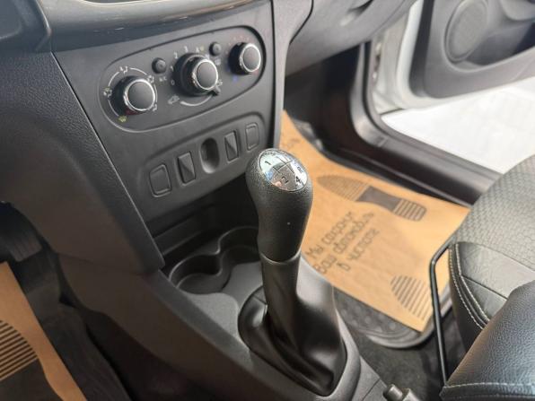 Renault Logan II Рестайлинг с пробегом 2019 года, цена 1 053 000 рублей, 139159 км, седан, Автокод Объявления