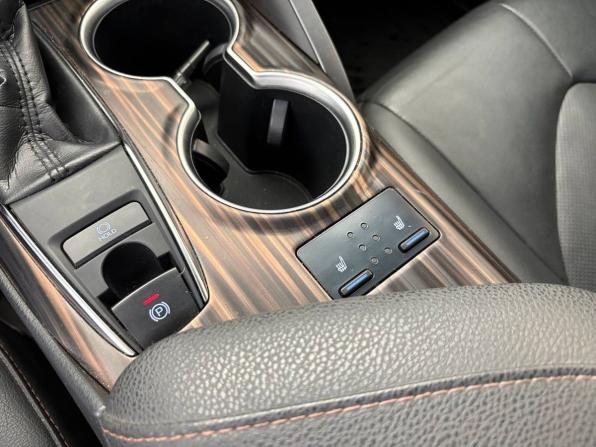 Toyota Camry VIII (XV70) с пробегом 2018 года, цена 2 572 000 рублей, 113552 км, седан, Автокод Объявления