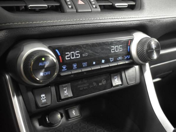 Toyota RAV4 V (XA50) с пробегом 2021 года, цена 2 723 100 рублей, 124741 км, внедорожник, Автокод Объявления