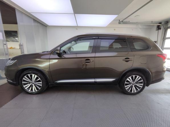 Mitsubishi Outlander III Рестайлинг 3 с пробегом 2019 года, цена 1 670 000 рублей, 172121 км, внедорожник, Автокод Объявления