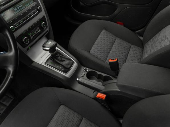 Skoda Octavia II (A5) Рестайлинг с пробегом 2012 года, цена 780 000 рублей, 223757 км, лифтбек, Автокод Объявления