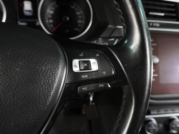 Volkswagen Tiguan II с пробегом 2019 года, цена 1 819 000 рублей, 220022 км, внедорожник, Автокод Объявления