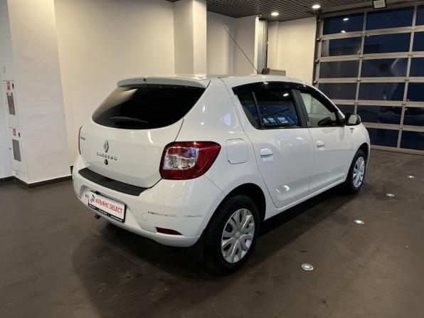 Renault Sandero II с пробегом 2017 года, цена 910 000 рублей, 90657 км, хэтчбек, Автокод Объявления