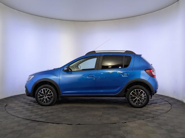 Renault Sandero II Рестайлинг с пробегом 2022 года, цена 1 385 000 рублей, 71983 км, хэтчбек, Автокод Объявления