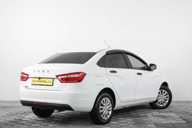 Lada (ВАЗ) Vesta I с пробегом 2022 года, цена 1 249 000 рублей, 58000 км, седан, Автокод Объявления