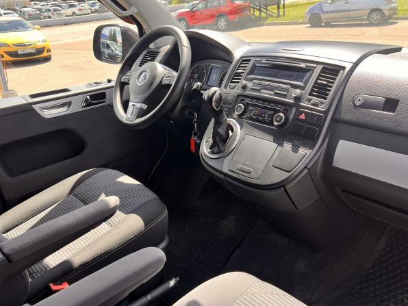 Volkswagen Multivan T5 Рестайлинг с пробегом 2013 года, цена 2 450 000 рублей, 220760 км, минивэн, Автокод Объявления
