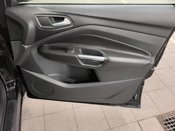 Ford Kuga II Рестайлинг с пробегом 2019 года, цена 1 570 000 рублей, 135000 км, внедорожник, Автокод Объявления