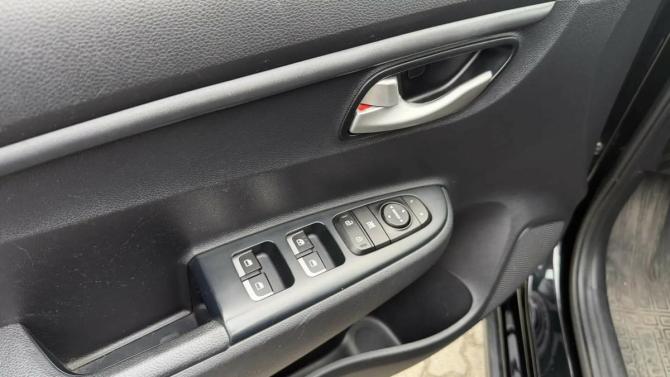 Kia Rio IV Рестайлинг с пробегом 2021 года, цена 1 775 000 рублей, 76668 км, хэтчбек, Автокод Объявления