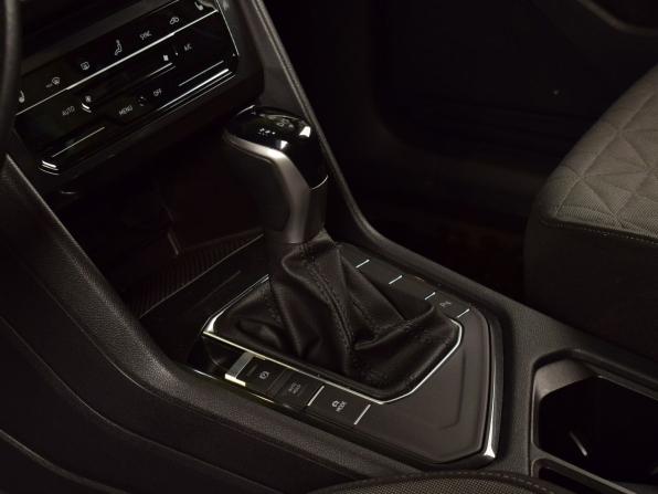 Volkswagen Tiguan II Рестайлинг с пробегом 2021 года, цена 2 585 995 рублей, 35609 км, внедорожник, Автокод Объявления