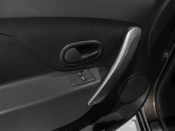 Renault Logan II Рестайлинг с пробегом 2021 года, цена 1 330 000 рублей, 63893 км, седан, Автокод Объявления