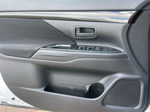 Mitsubishi Outlander III Рестайлинг 3 с пробегом 2021 года, цена 2 263 000 рублей, 115000 км, внедорожник, Автокод Объявления
