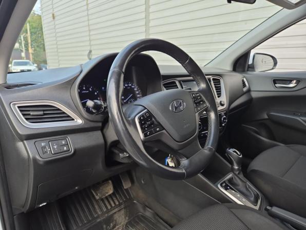 Hyundai Solaris II с пробегом 2019 года, цена 1 407 000 рублей, 137896 км, седан, Автокод Объявления