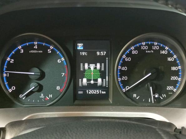 Toyota RAV4 IV (XA40) Рестайлинг с пробегом 2015 года, цена 2 015 000 рублей, 120000 км, внедорожник, Автокод Объявления