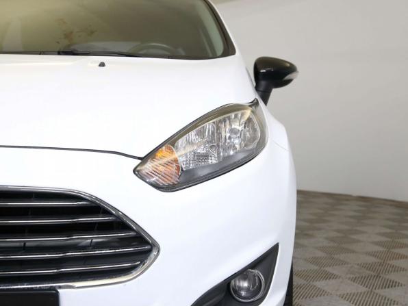 Ford Fiesta Mk6 Рестайлинг с пробегом 2018 года, цена 980 000 рублей, 87352 км, хэтчбек, Автокод Объявления