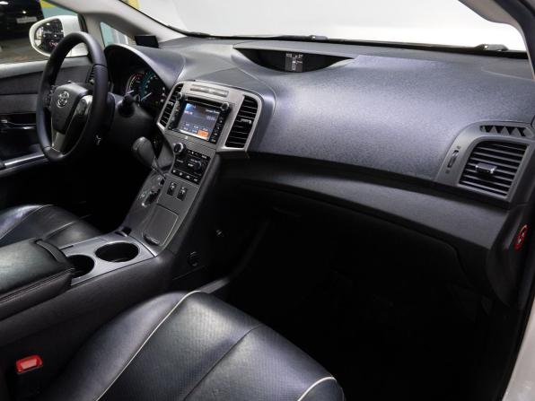 Toyota Venza I Рестайлинг с пробегом 2014 года, цена 2 025 000 рублей, 207874 км, внедорожник, Автокод Объявления