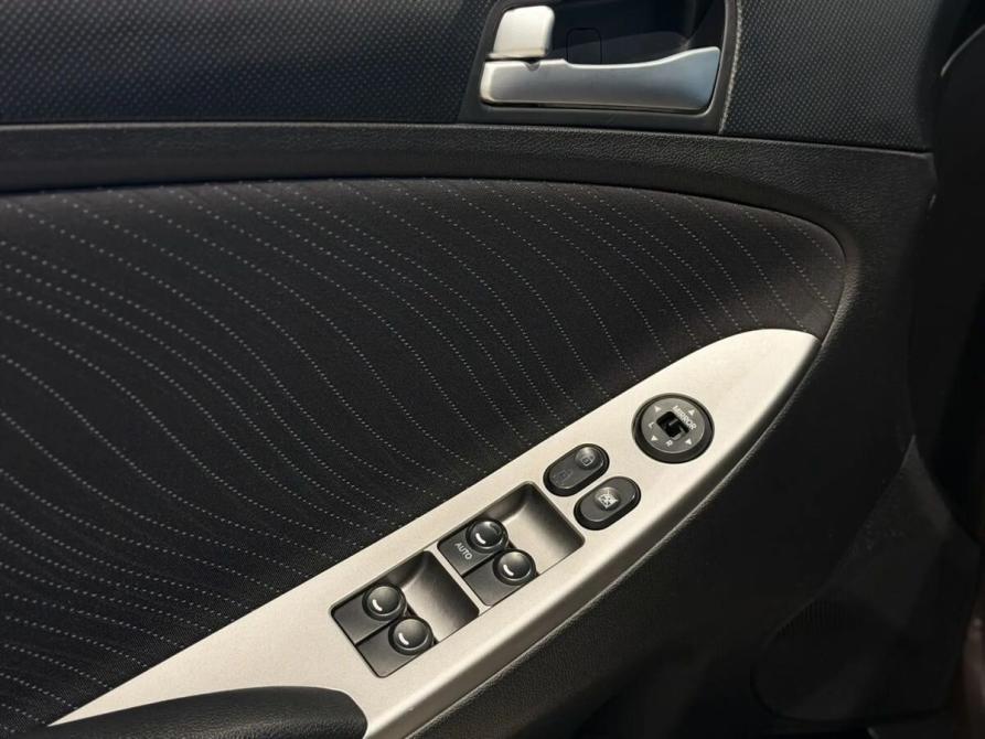 Hyundai Solaris I Рестайлинг Новосибирск  - изображение 18