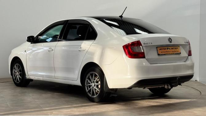 Skoda Rapid I с пробегом 2015 года, цена 650 000 рублей, 228463 км, лифтбек, Автокод Объявления