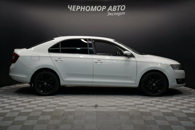 Skoda Rapid I Рестайлинг с пробегом 2018 года, цена 1 454 000 рублей, 98000 км, лифтбек, Автокод Объявления