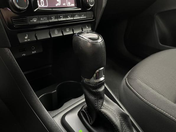 Skoda Rapid I с пробегом 2016 года, цена 1 365 000 рублей, 108100 км, лифтбек, Автокод Объявления