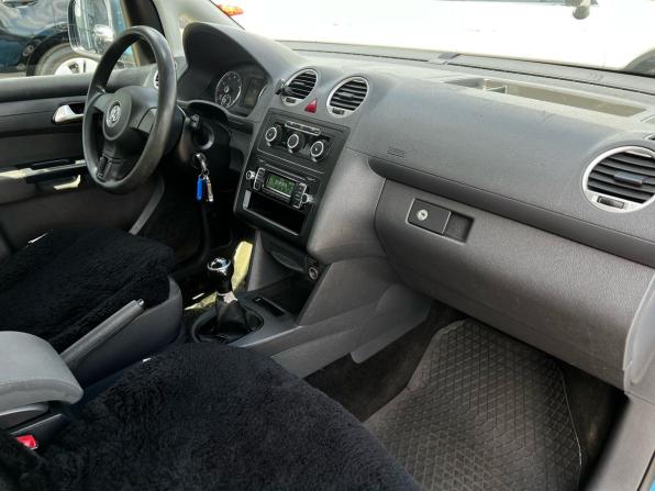 Volkswagen Caddy III Рестайлинг с пробегом 2011 года, цена 899 999 рублей, 234775 км, компактвэн, Автокод Объявления