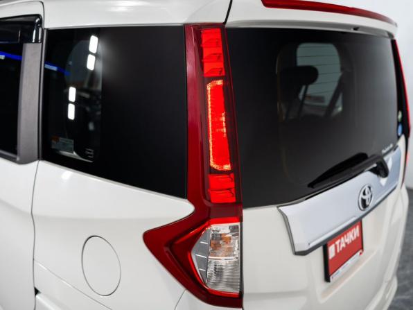 Toyota Roomy I с пробегом 2018 года, цена 1 000 000 рублей, 106000 км, микровэн, Автокод Объявления