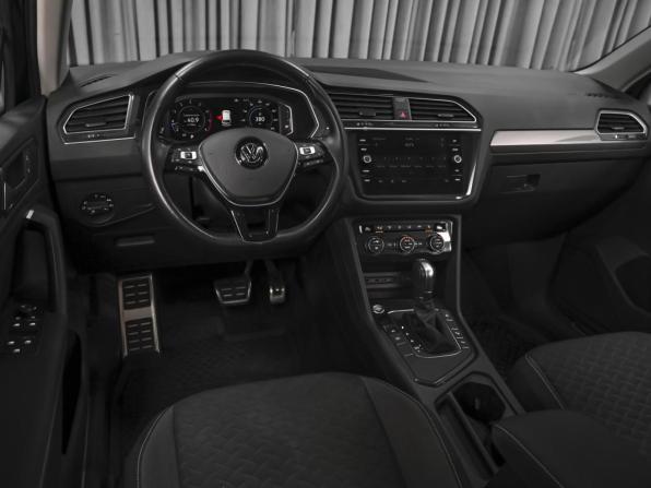 Volkswagen Tiguan II с пробегом 2018 года, цена 2 224 000 рублей, 37988 км, внедорожник, Автокод Объявления