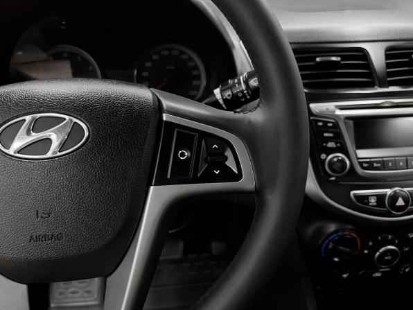 Hyundai Solaris I Рестайлинг с пробегом 2014 года, цена 1 020 000 рублей, 135065 км, седан, Автокод Объявления