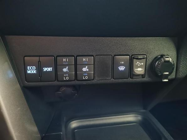 Toyota RAV4 IV (XA40) Рестайлинг с пробегом 2015 года, цена 2 390 000 рублей, 121201 км, внедорожник, Автокод Объявления