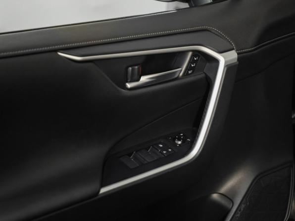 Toyota RAV4 V (XA50) с пробегом 2021 года, цена 3 629 000 рублей, 47360 км, внедорожник, Автокод Объявления