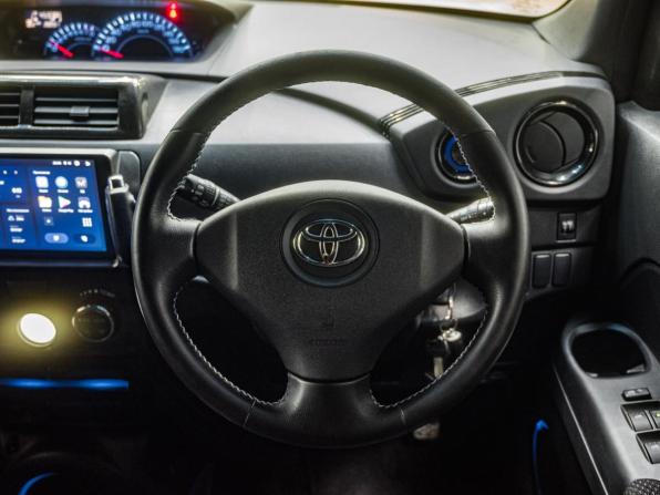 Toyota bB II Рестайлинг с пробегом 2013 года, цена 839 000 рублей, 288931 км, минивэн, Автокод Объявления