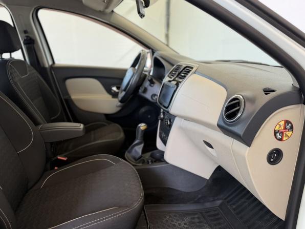 Renault Logan II с пробегом 2014 года, цена 650 000 рублей, 171140 км, седан, Автокод Объявления