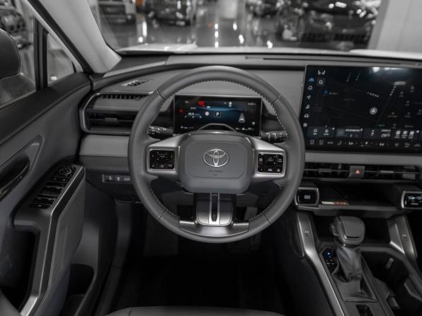 Toyota RAV4 VI (XA60) с пробегом 2026 года, цена 4 100 000 рублей, 50 км, внедорожник, Автокод Объявления