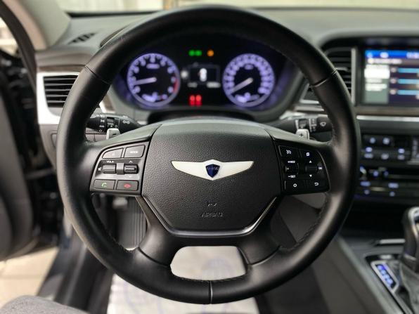 Hyundai Genesis II с пробегом 2015 года, цена 1 980 000 рублей, 188763 км, седан, Автокод Объявления