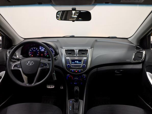 Hyundai Solaris I Рестайлинг с пробегом 2015 года, цена 1 140 000 рублей, 89682 км, седан, Автокод Объявления