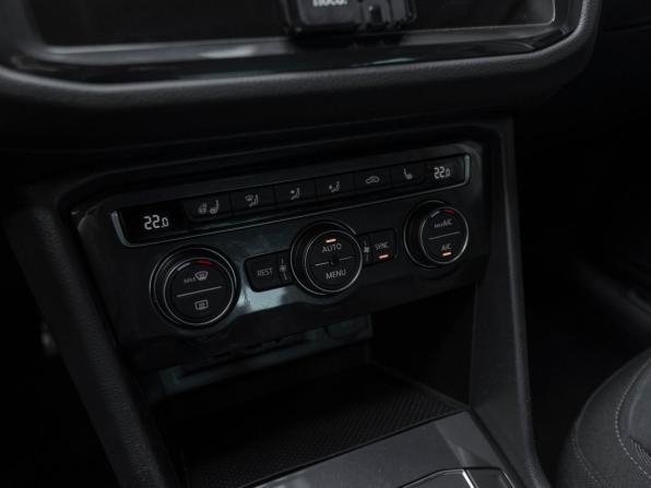Volkswagen Tiguan II с пробегом 2018 года, цена 2 495 000 рублей, 161893 км, внедорожник, Автокод Объявления