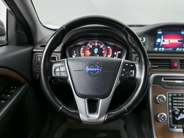 Volvo XC70 II Рестайлинг с пробегом 2015 года, цена 1 748 000 рублей, 297920 км, универсал, Автокод Объявления