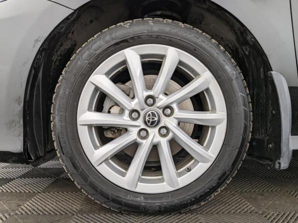 Toyota Camry VIII (XV70) Рестайлинг с пробегом 2021 года, цена 2 590 000 рублей, 120101 км, седан, Автокод Объявления